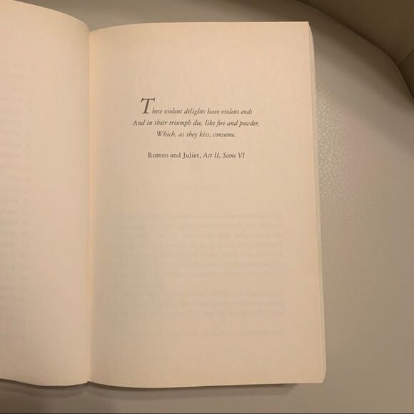 Stephenie Meyer New Moon (The Twilight Saga) - Picture 7 of 7